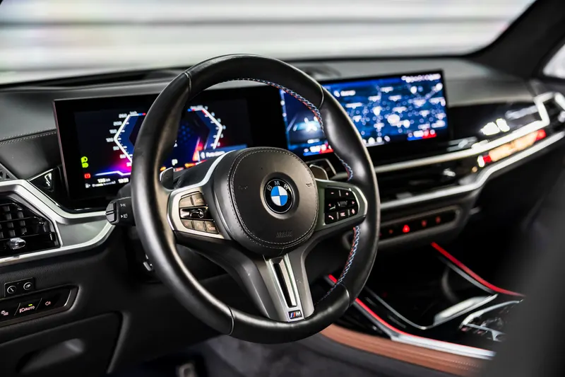 BMW X7 4.4 V8 M60 2024 — foto 16
