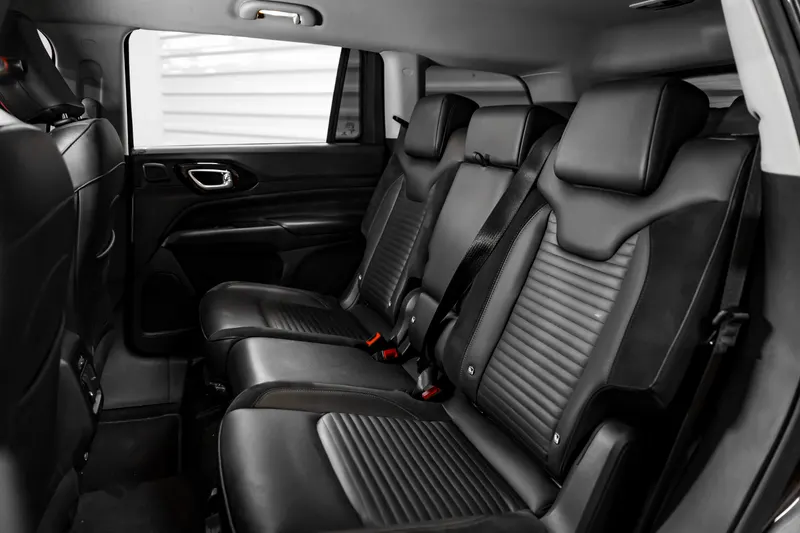 Jeep JEEP COMMANDER T270 LIMITED 7 LUGARES 2025 2025 — foto 8