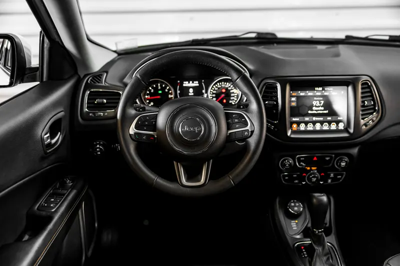 Jeep JEEP COMPASS DIESEL 4X4 LONGITUDE TOP 2018 — foto 16