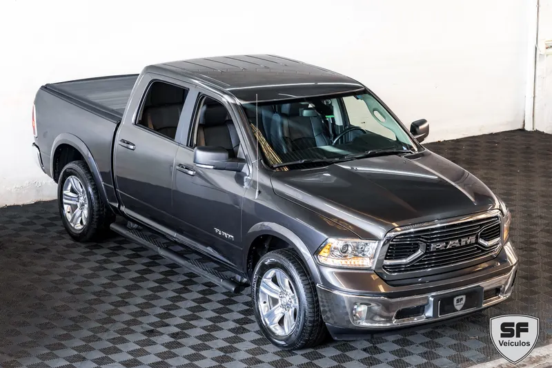 Outra RAM LARAMIE 4X4 V8 5.7 2023 — foto 13