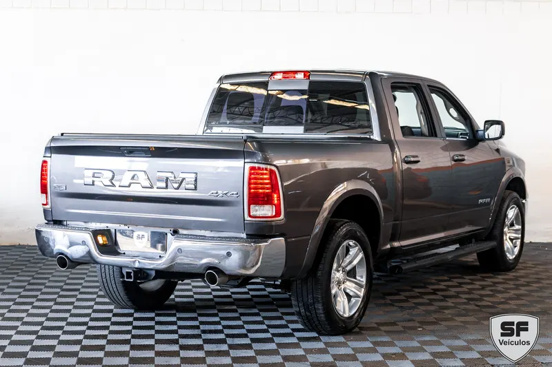 Outra RAM LARAMIE 4X4 V8 5.7 2023 — foto 10