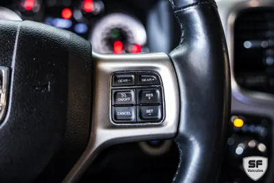 Outra RAM LARAMIE 4X4 V8 5.7 2023 — foto 6