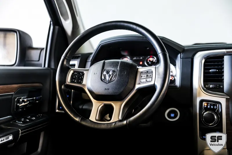 Outra RAM LARAMIE 4X4 V8 5.7 2023 — foto 3